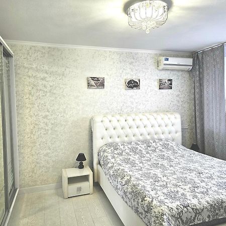 Black And White Apartment Chisinau Exterior foto