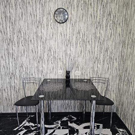 Black And White Apartment Chisinau Exterior foto